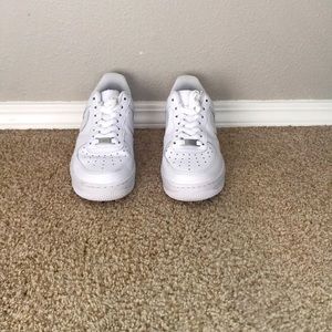 WOMEN’S NIKE AIR FORCE 1